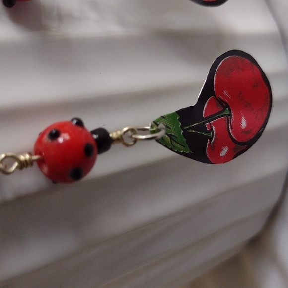Handmade 'cherry' earrings - Picture 2 of 3